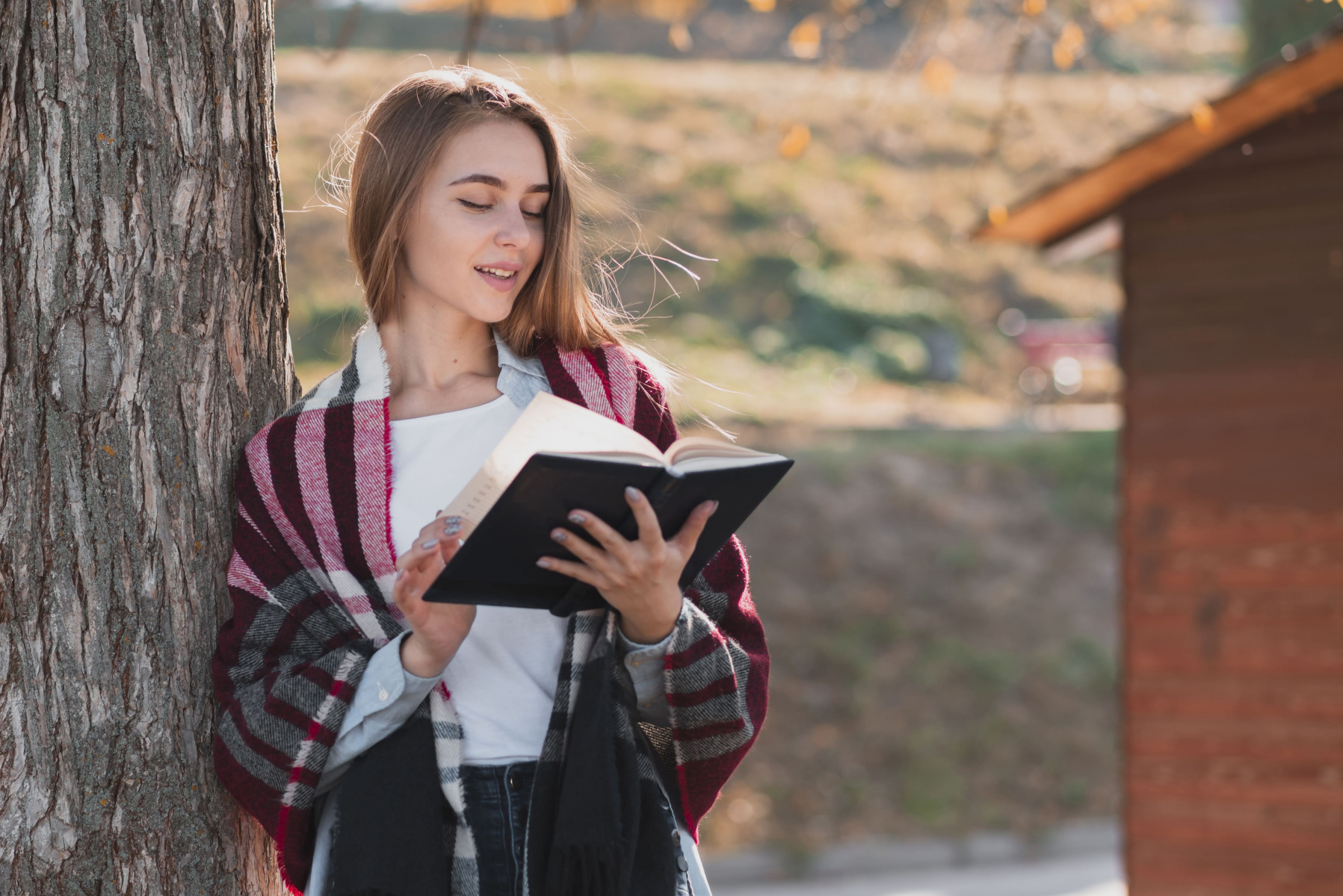 blonde-girl-reading-from-notebook.jpg blonde-girl-reading-from-notebook.jpg